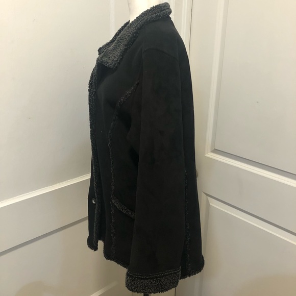 Ll Bean ladies Sherpa lined coat size large - Picture 2 of 6